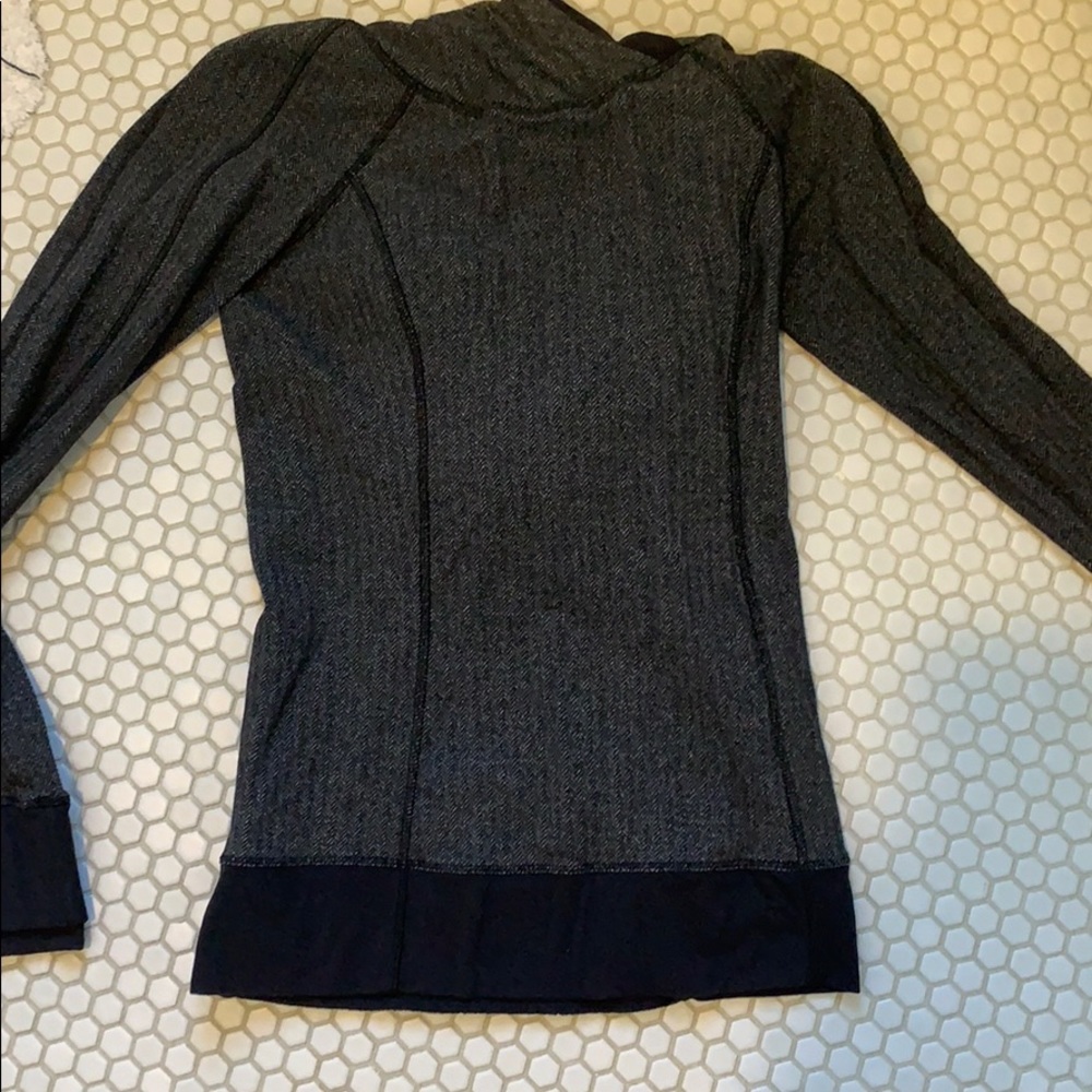 Pullover - Picture 3 of 3